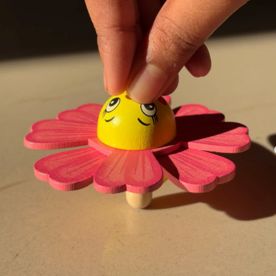 Flower Wooden Tops( Pack of 1 ) – KidsBestie