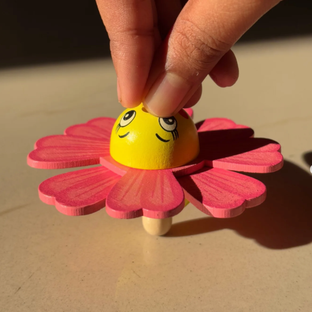 Flower Wooden Tops( Pack of 1 ) – KidsBestie