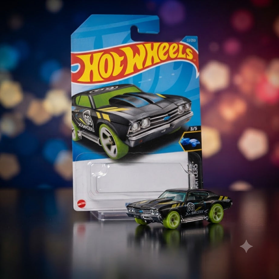 1+1 Hot Wheels Collector's Edition: '69 Chevelle & Datsun 240Z Assortment