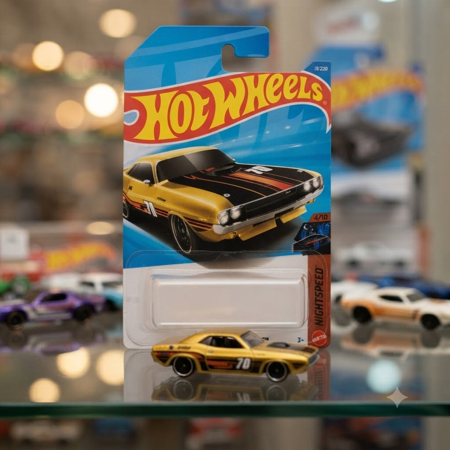 Hot Wheels Collector's Pack: '70 Dodge Hemi Challenger & 5 Alarm Fire Truck [Combo Pack Of 2]