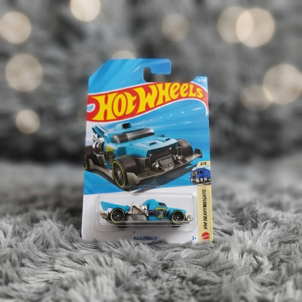 1+1 Hot Wheels ComboBlue Speed Collection: Ferrari SF90 Stradale & Haulerback Duo