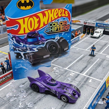 Hot Wheels Color Shifters Batman Batmobile (BHR15)