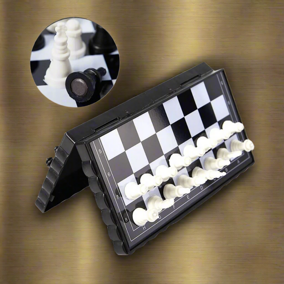 Kids bestie- Mini magnetic chess board
