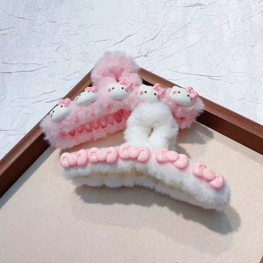 BlushKitty Korean Hair Claw Clip 🎀🤍 | Premium Imported Faux Fur Clip (White & Pink)