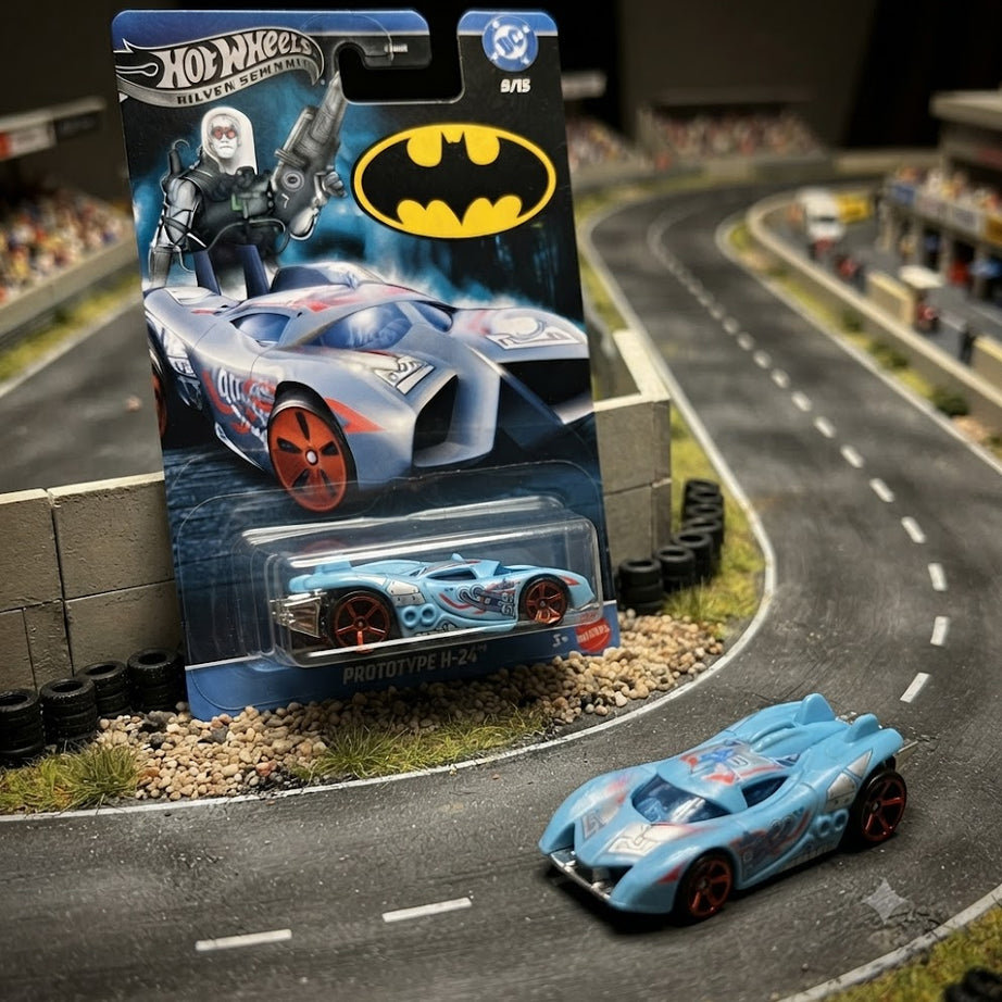 Hot Wheels DC Batman Prototype H-24 Die-Cast Car & Collector Carded Package