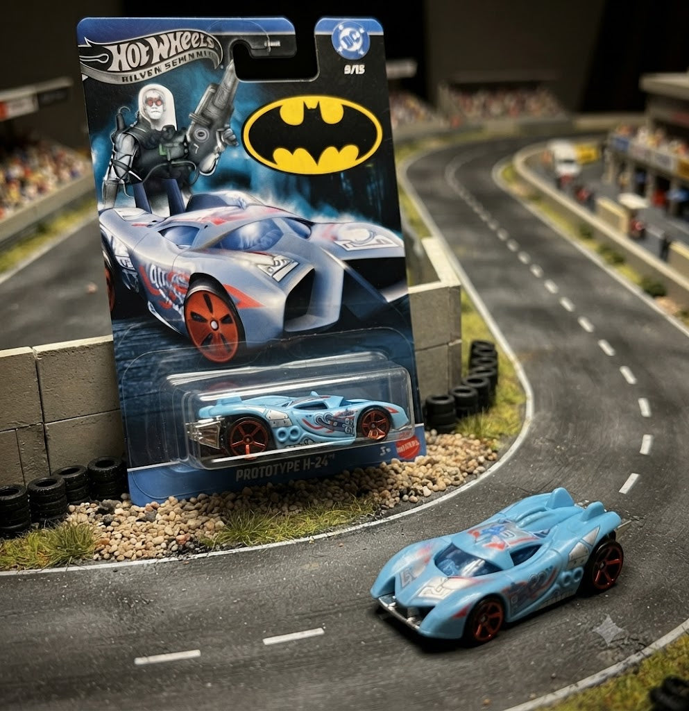 Hot Wheels DC Batman Prototype H-24 Die-Cast Car & Collector Carded Package