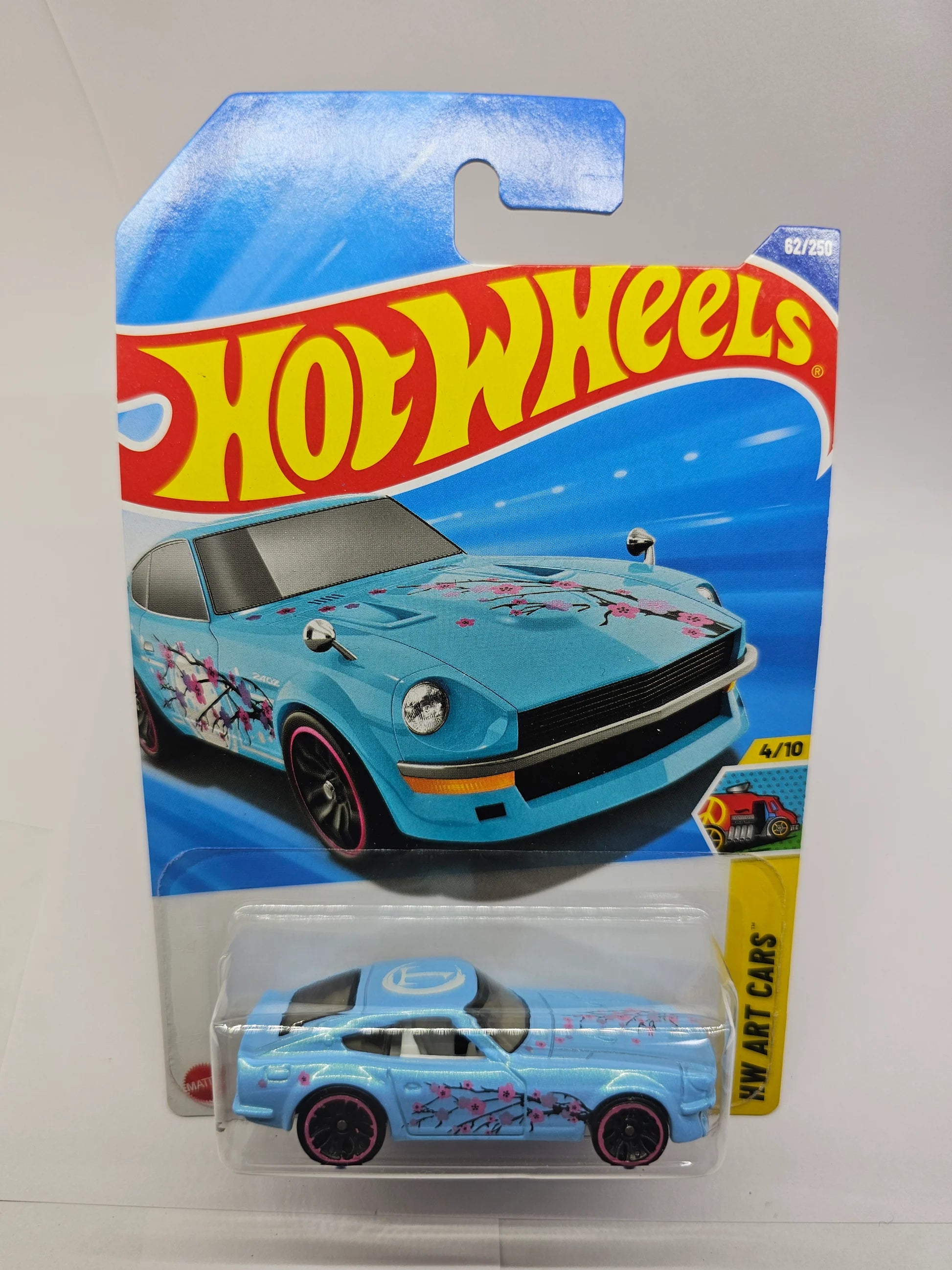 🔥🚗 Hot Wheels Datsun 240Z | Classic Sports Car Die-Cast Model (Blue, 1 Pc) 🚗🔥