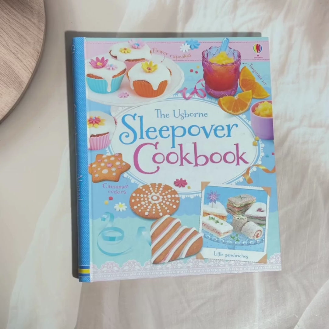 The Usborne Sleepover Cookbook – Preloved Edition | KidsBestie | kb 2197